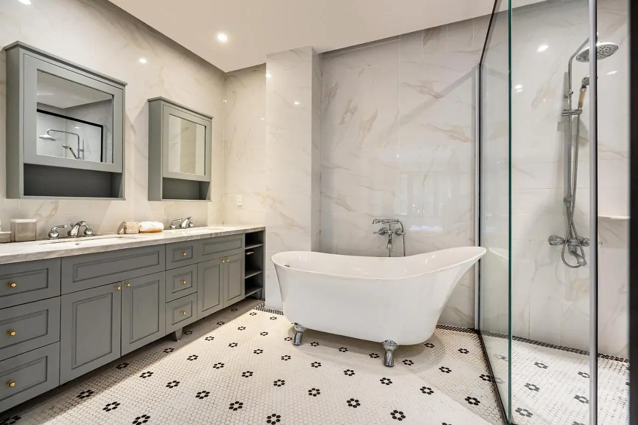 Enjoy Saigon Vibe in A Designer Home Ho Chi Minh-Byen Lejlighed